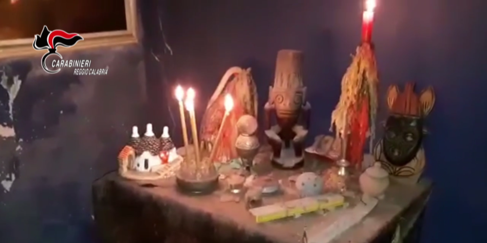 Reggio, dalle truffe alle violenze: arrestato sedicente “mago” – VIDEO