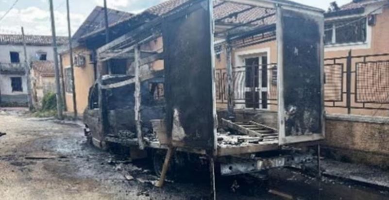 Intimidazione a Mileto, in fiamme un furgone