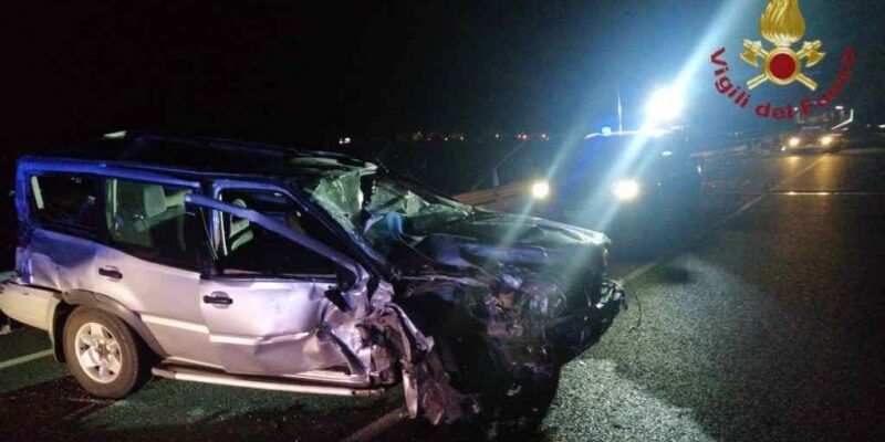 Incidente stradale sulla Jonio-Tirreno: cinque feriti e due auto coinvolte