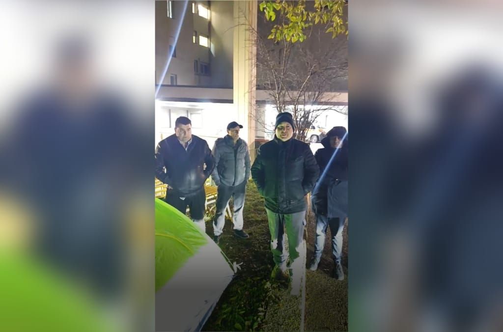 Serra resta senza anestesista, i cittadini protestano di fronte l’ospedale – VIDEO
