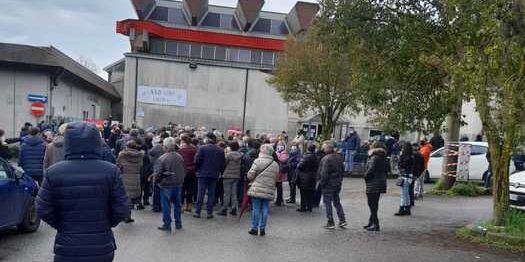 Vax Day, code al Palasport di Vibo e ritardi anche per i prenotati