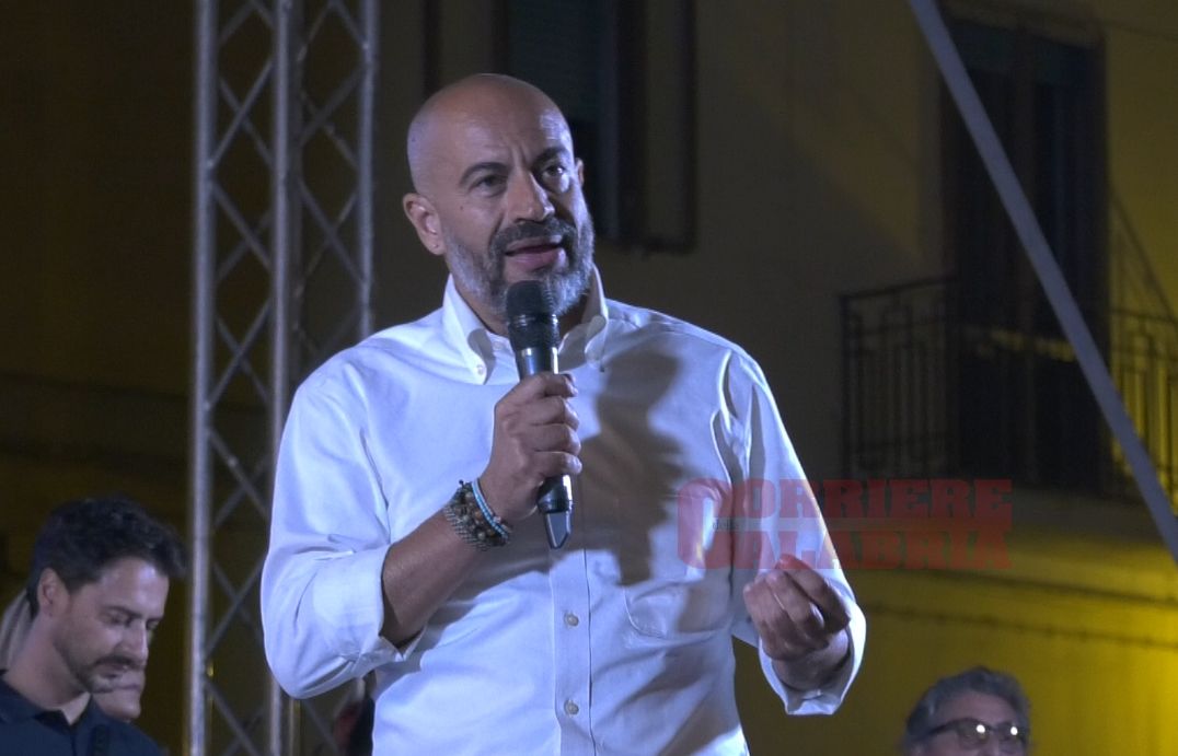 Paragone scalda Lamezia: «Lo Stato non si rende conto delle esigenze dei cittadini» – VIDEO