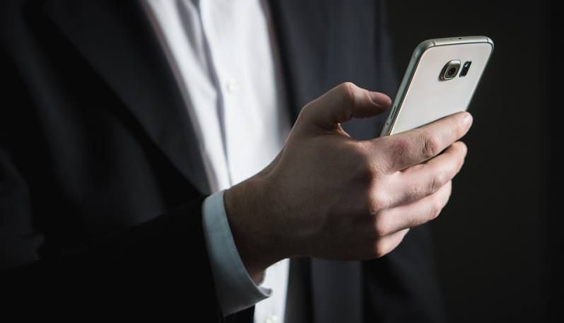 Le elezioni ad Aosta e l’appoggio del prete calabrese: «Ma “quaglia” qualche cosa?»