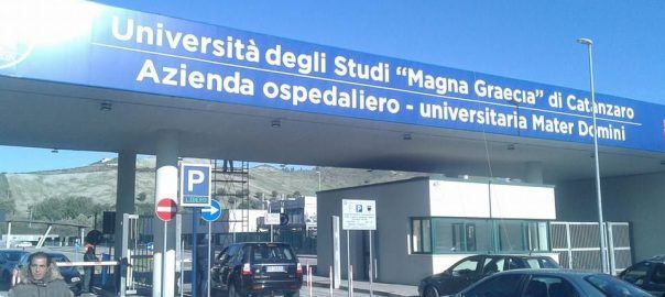 Morte sospetta al Policlinico di Catanzaro, le indagini proseguono