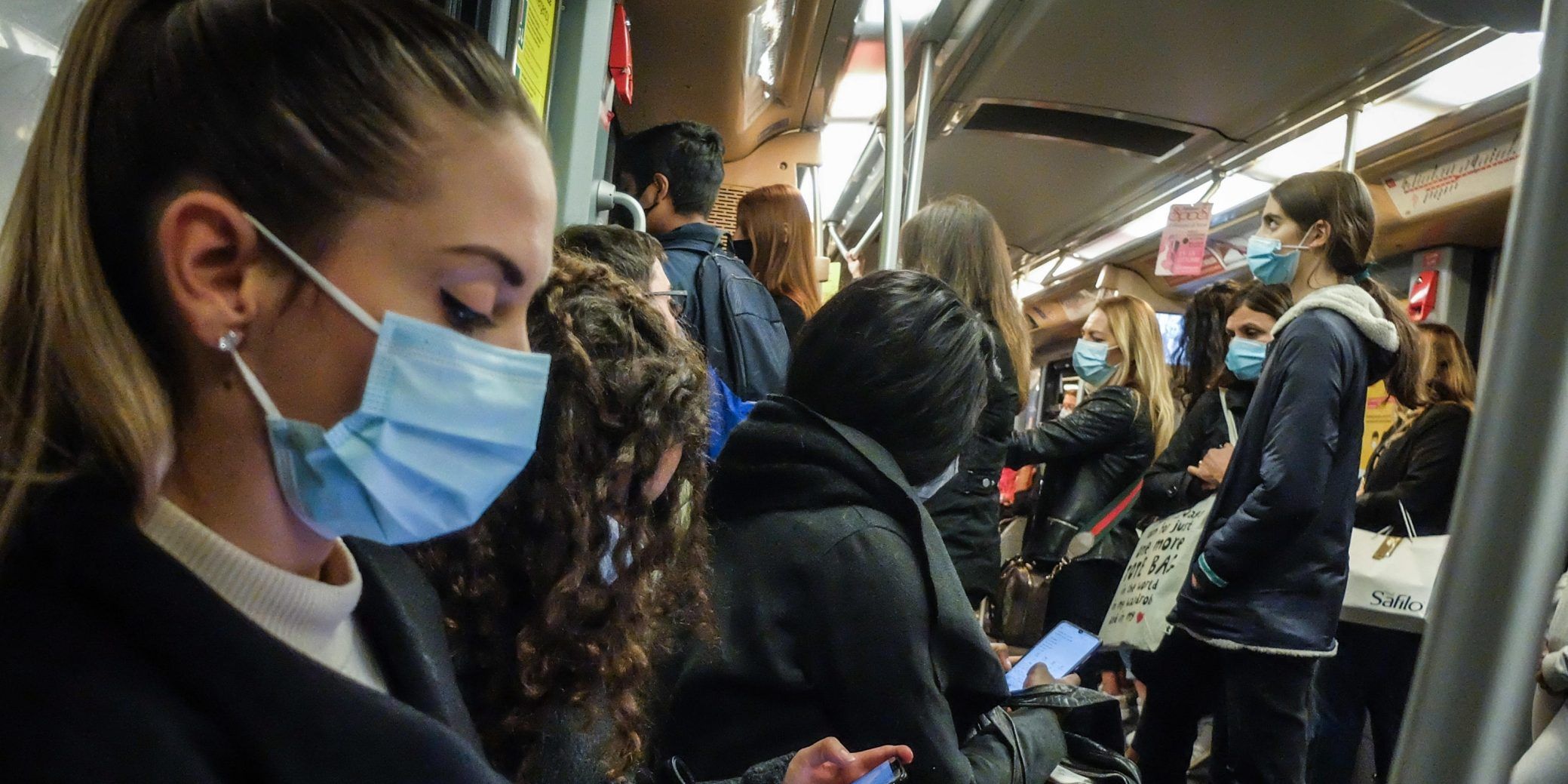 Caos trasporti e (molte) aule vuote: la Calabria torna a scuola