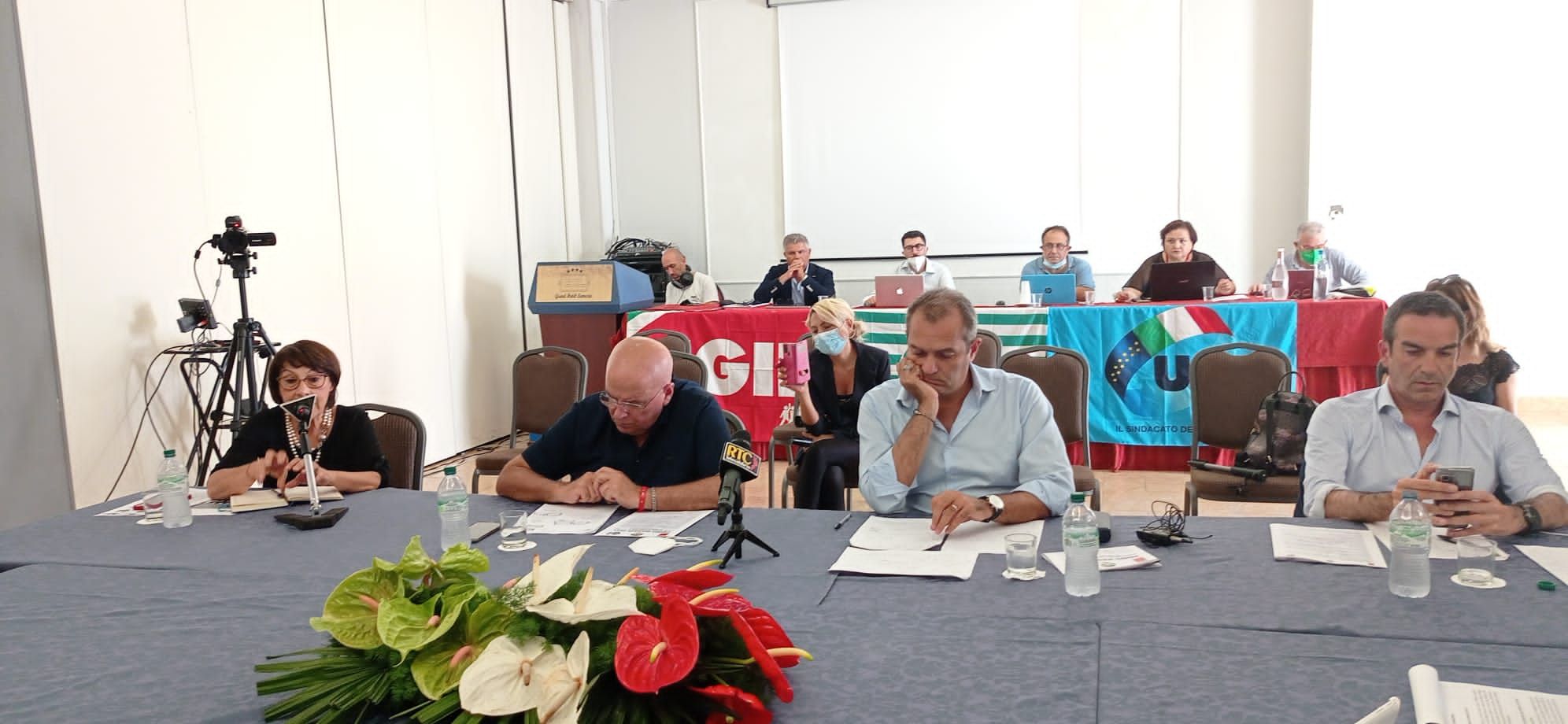 Sanità, lotta alla ‘ndrangheta e lavoro: nel confronto con i sindacati i candidati governatori stavolta usano il fioretto