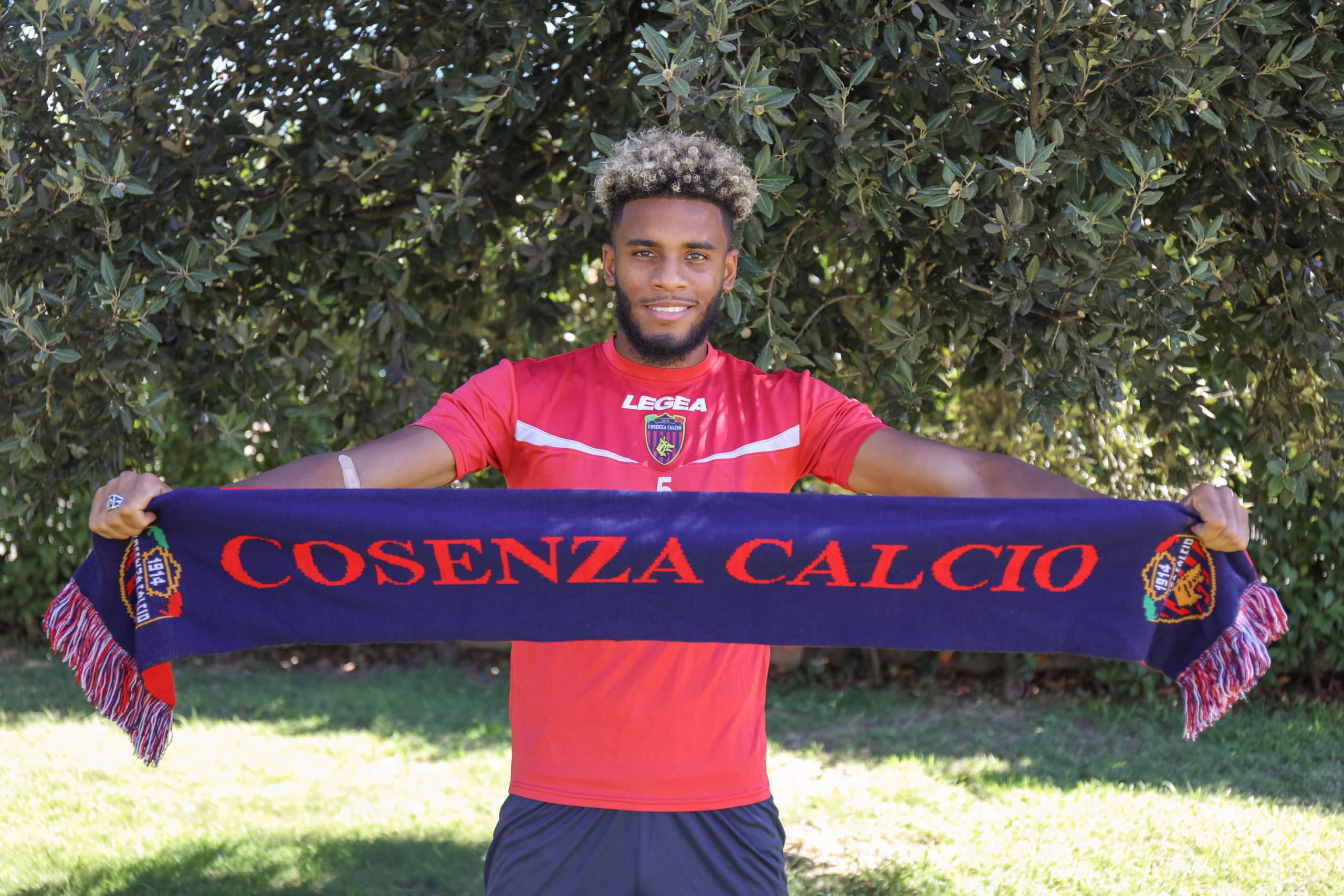 Ihsan Sacko vestirà la maglia rossoblu