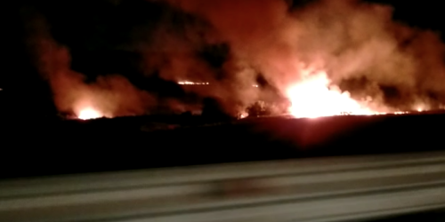 Grosso incendio tra Crotone e Isola Capo Rizzuto - VIDEO