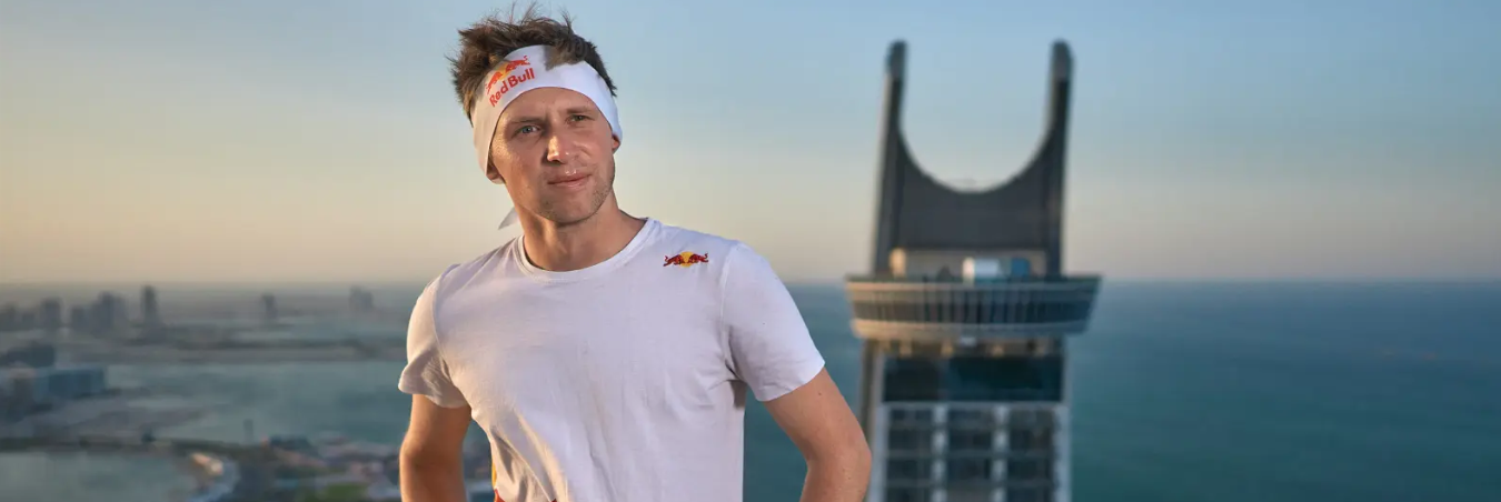 Jaan Roose, l’uomo che attraverserà lo Stretto di Messina su una corda – VIDEO