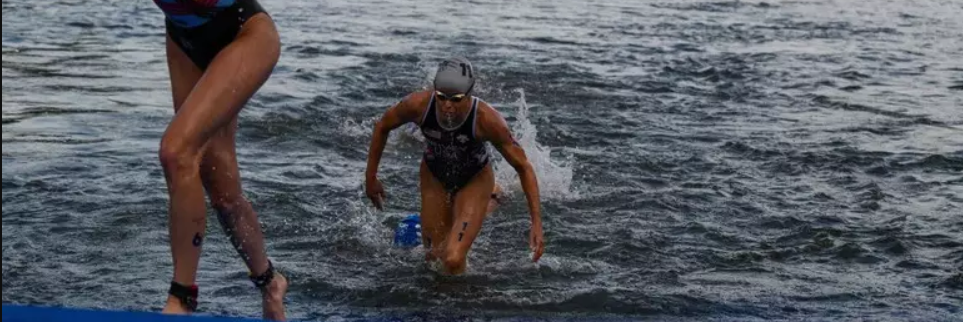 Atleta malata dopo il tuffo nella Senna, il Belgio ritira la squadra