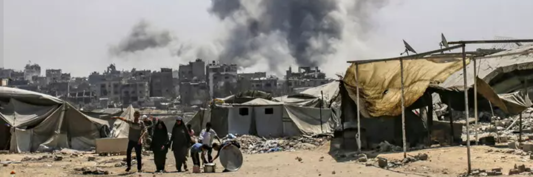 Colpiti all’alba mentre aspettavano aiuti: Gaza piange altre 20 vittime