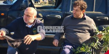La rabbia e le lacrime degli agricoltori calabresi a Pizzo: «Non riusciamo più a vivere del nostro lavoro» – FOTO E VIDEO
