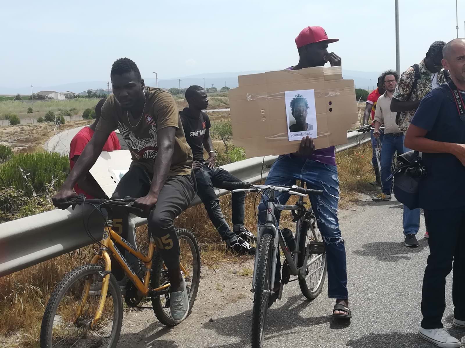 «La pacchia è finita, ma per Salvini» – VIDEO