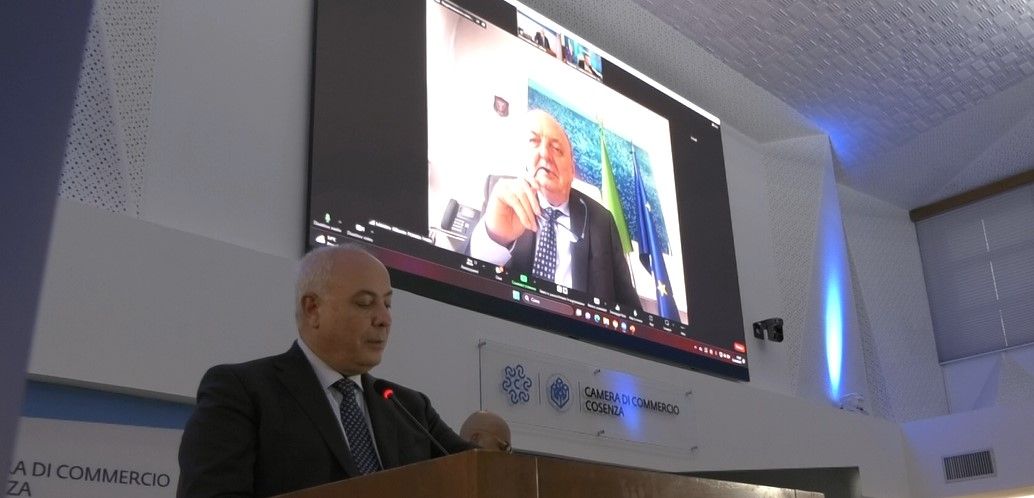 Pichetto Fratin a Cosenza. Le comunità energetiche rinnovabili, «una vera rivoluzione» – VIDEO