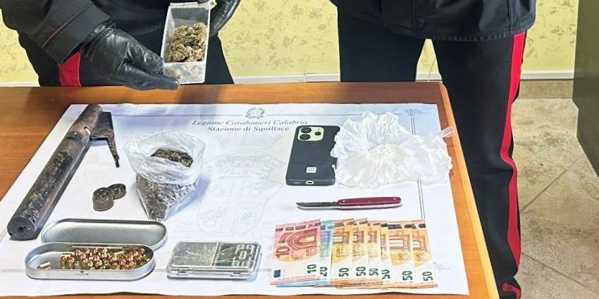 Cocaina e marijuana nell’auto, 34enne arrestato nel Catanzarese
