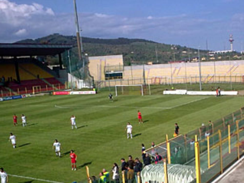 Il Catanzaro calcio dovrà pagare quattro giocatori