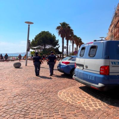 Crotone, controlli a tappeto per Ferragosto: 5 denunce e oltre 2.600 persone identificate
