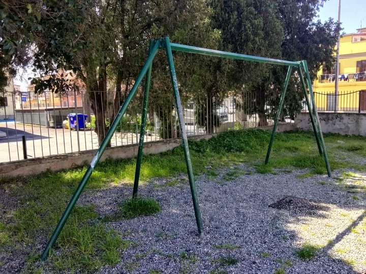 Catanzaro, Veraldi: «Lavori del campetto gioco del quartiere Santa Maria fermi al palo»
