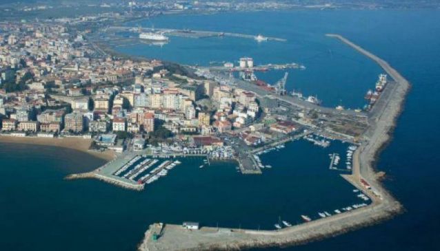 Crotone, gli ordini professionali contro il sindaco e l’Autorità portuale: «Nessun coinvolgimento»