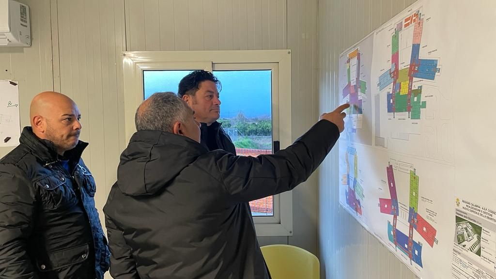 Rapani: «Preoccupazioni sull’ospedale della Sibaritide. Necessario potenziare le strutture esistenti»