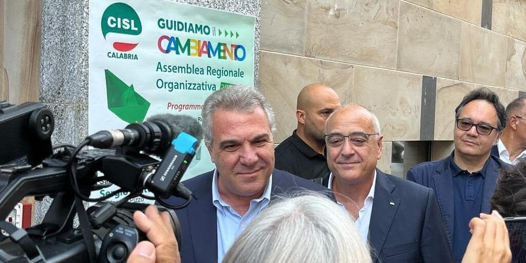 Sbarra all’assemblea Cisl a Pizzo: «Più centralità alla persona e al lavoro»