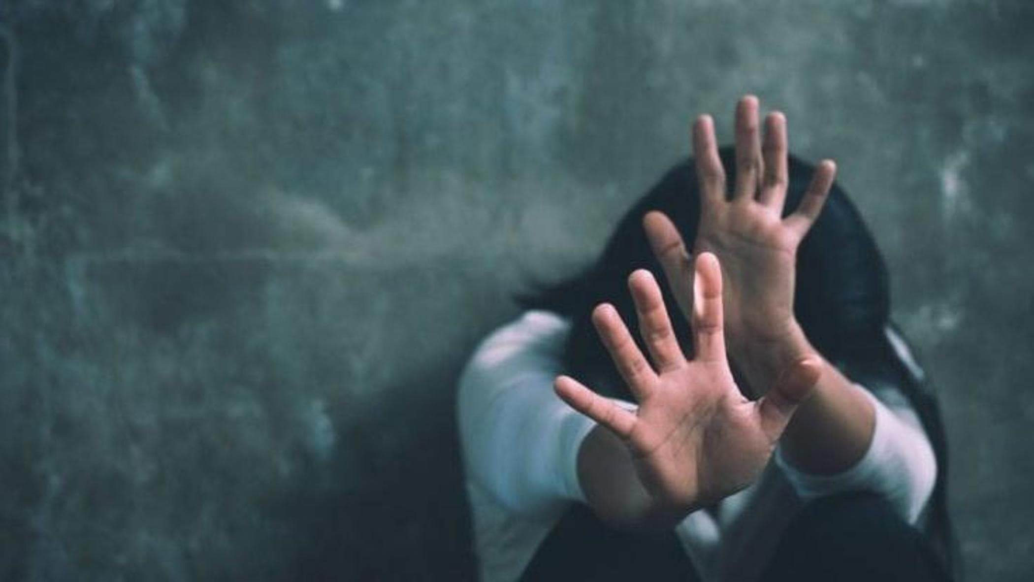 Violenza sessuale ai danni di una 13enne, sospeso un bidello a Taurianova – VIDEO