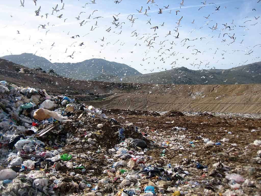 Discariche illegali, Comuni a rischio default