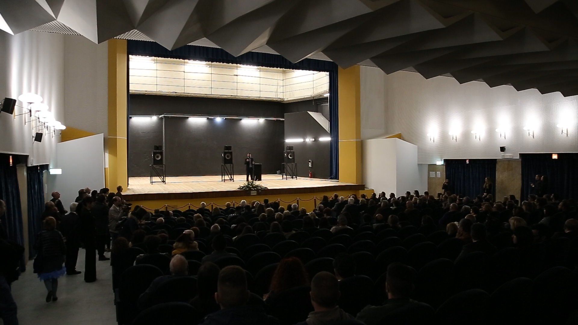 Riapre il "Comunale": Catanzaro ha di nuovo il teatro per tutti – VIDEO