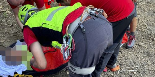 Cade durante un'arrampicata, 57enne salvato a Catanzaro