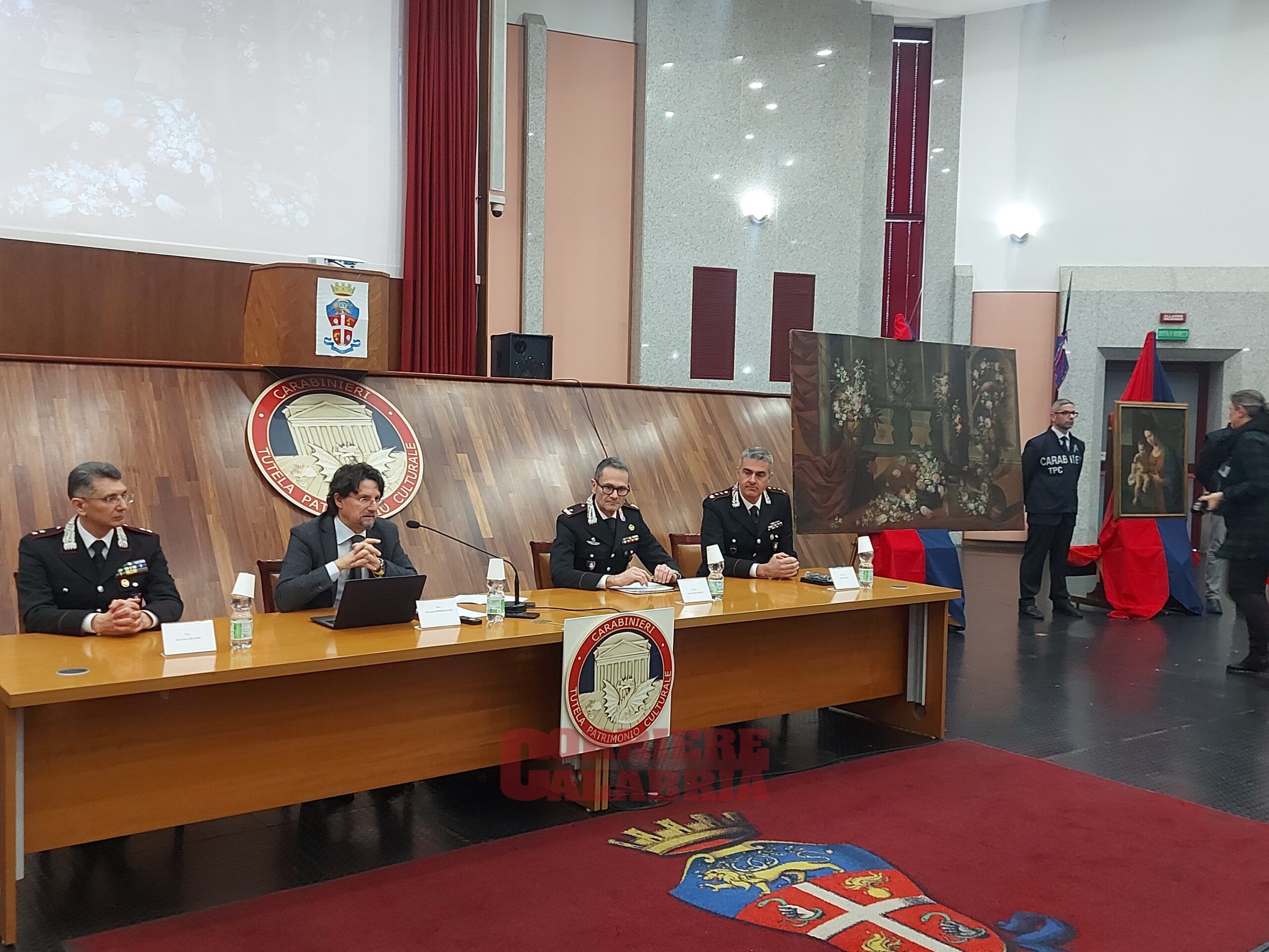 «Il mercato del traffico di opere d’arte ricco come quello della droga». A Reggio 7 opere trafugate restituite ai proprietari – VIDEO