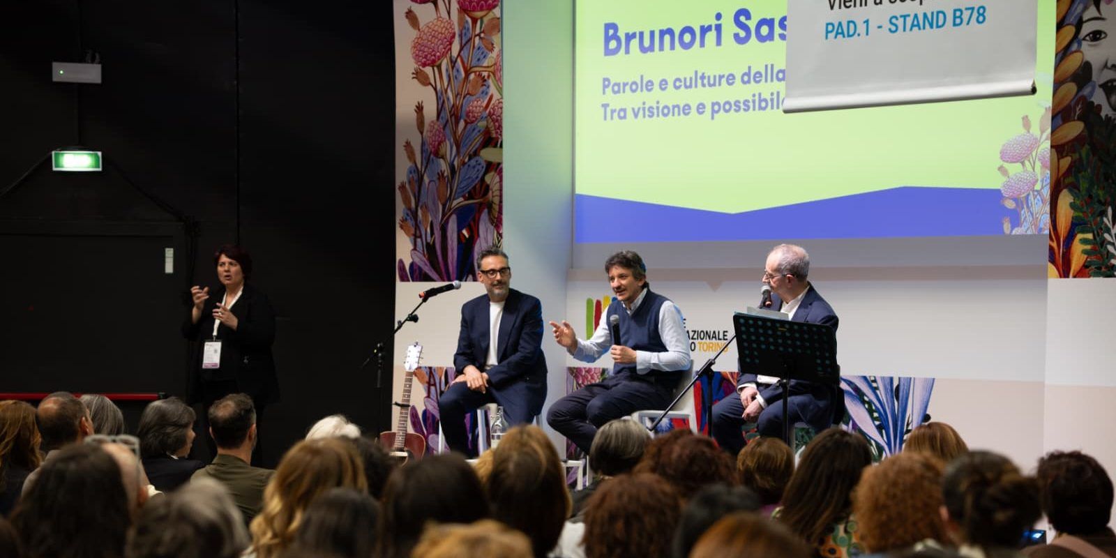 Salone del Libro, Brunori canta la Calabria e dialoga con Vito Teti sulla “restanza”