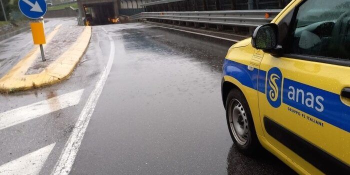 Maltempo nel Vibonese, due incidenti sull’A2. Traffico in tilt