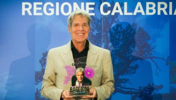 Baglioni rinvia il tour per una polmonite interstiziale: nel nuovo calendario confermati i concerti in Calabria