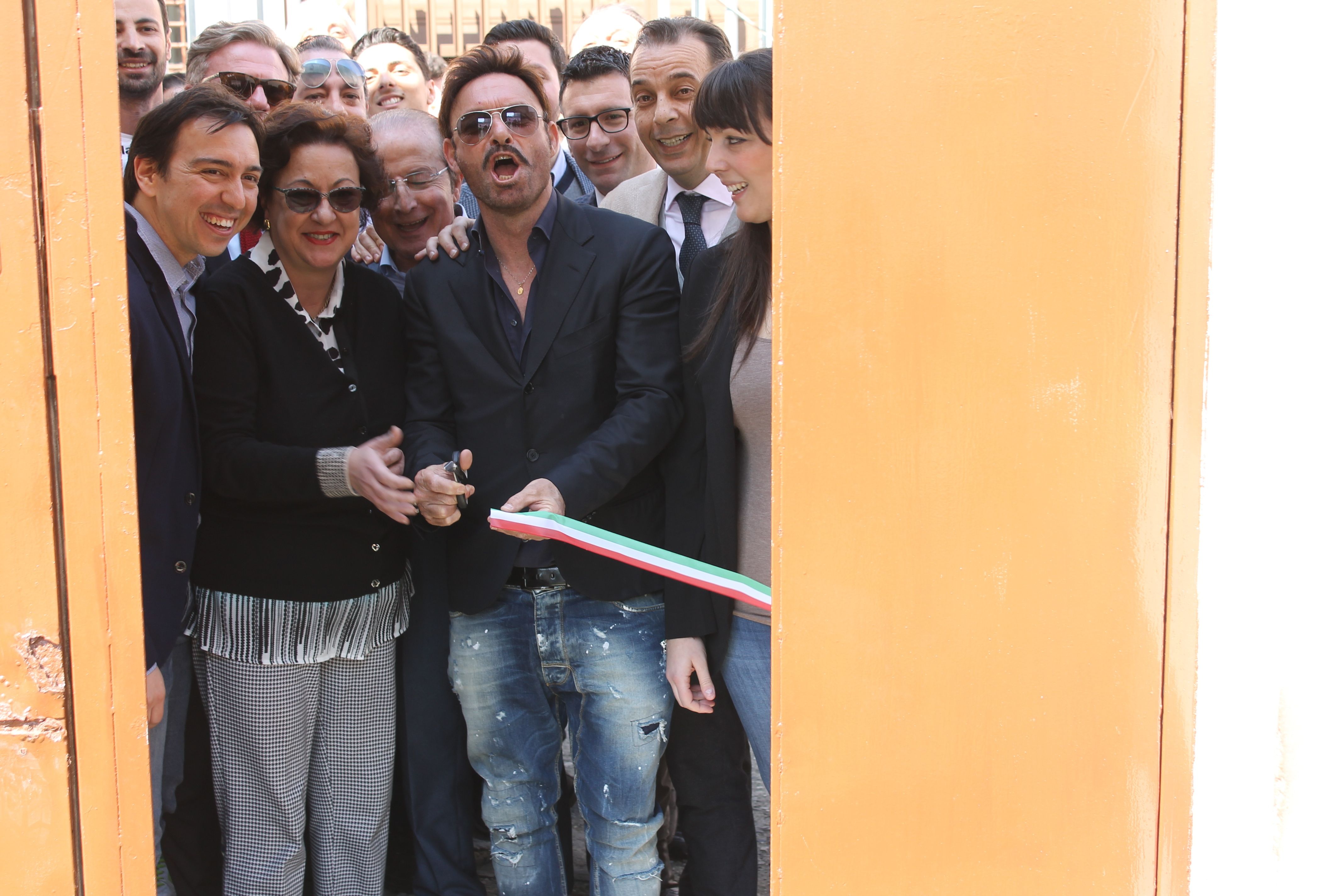 Un campo di calcio nel carcere di Reggio