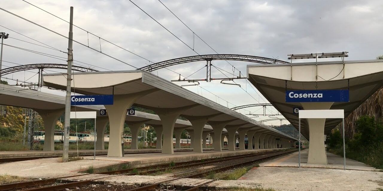 Capotreno aggredita alla stazione di Vaglio Lise a Cosenza, fermato un uomo