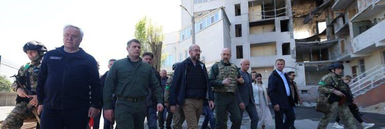 Raid su Odessa. Michel costretto a ripararsi in un rifugio