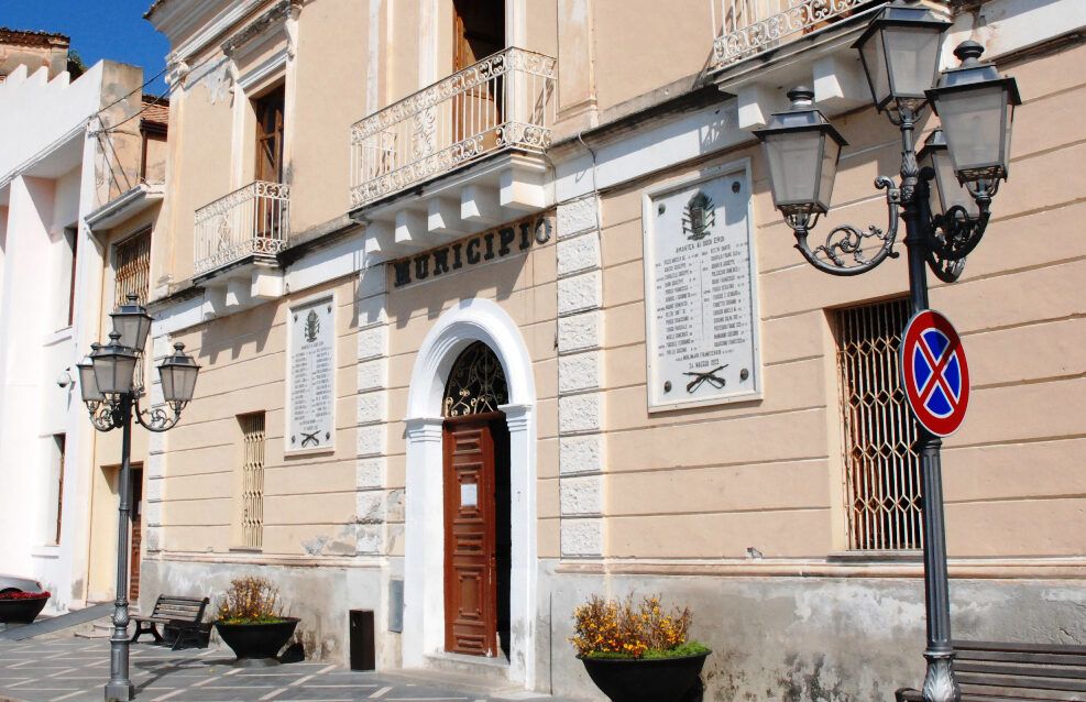 Amantea, Cgil Cosenza: «Inaccettabile il clima di tensione instaurato dall’amministrazione comunale»