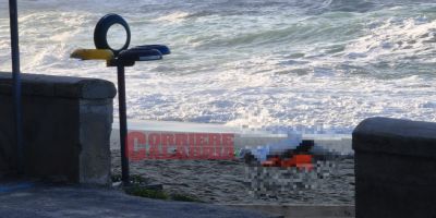 Dalle mareggiate nel Tirreno affiorano corpi senza vita. Un naufragio “fantasma” nel mare di Calabria?