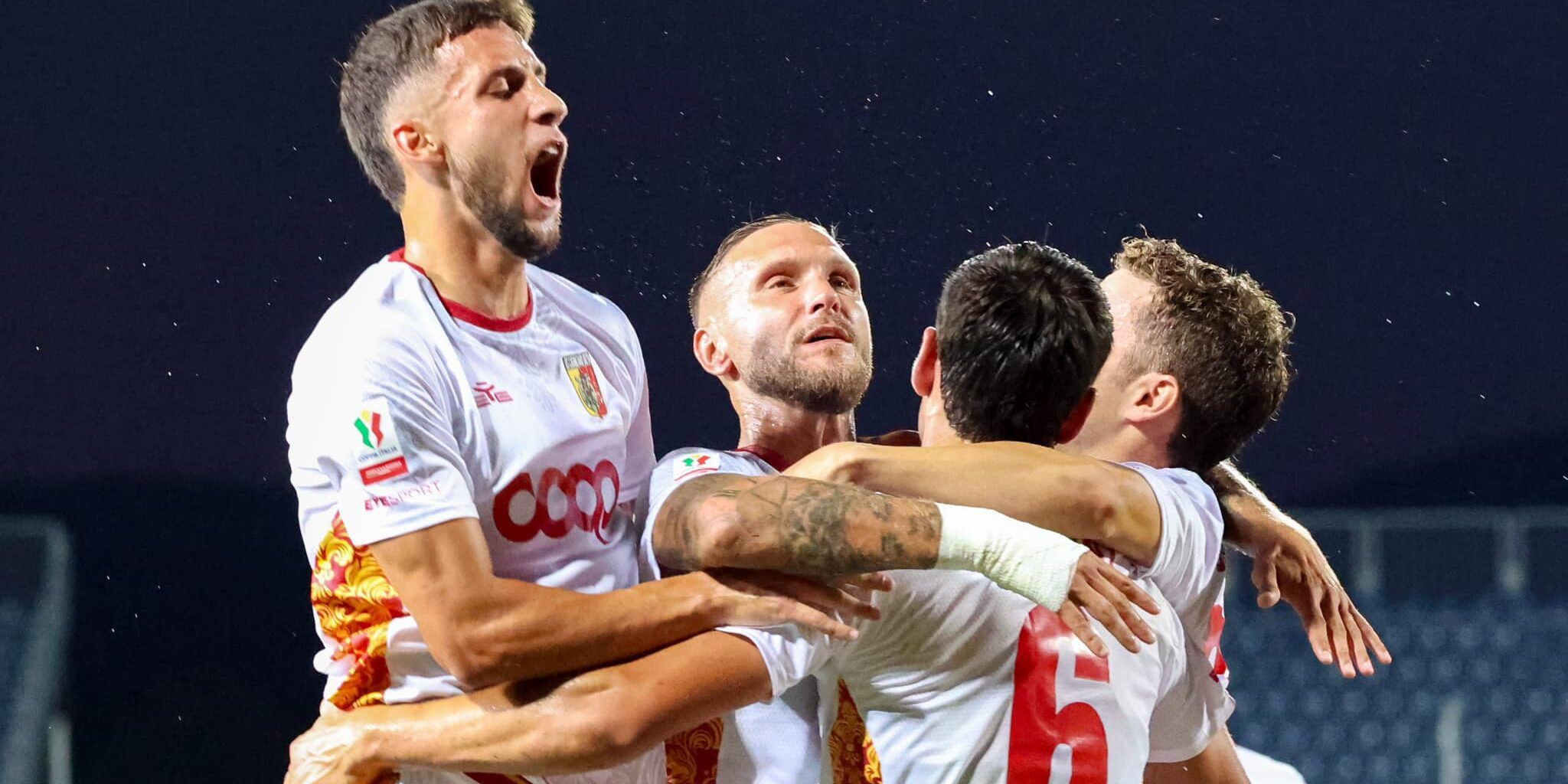 Per i bookie Palermo, Sassuolo e Cremonese favorite per la A. Il “colpo” del Catanzaro si gioca a 41