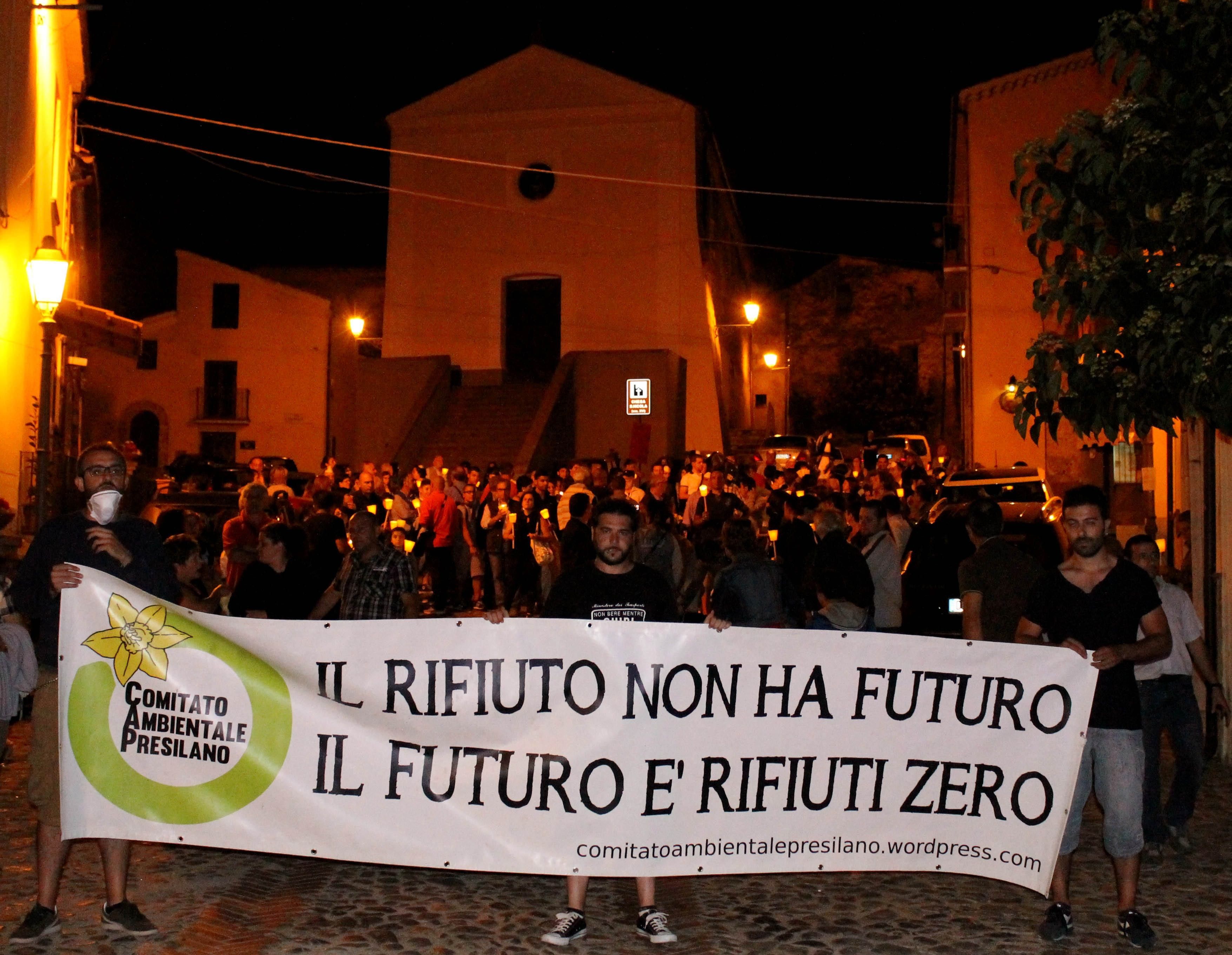 Rovito, contro la discarica un "inchino" alle istituzioni