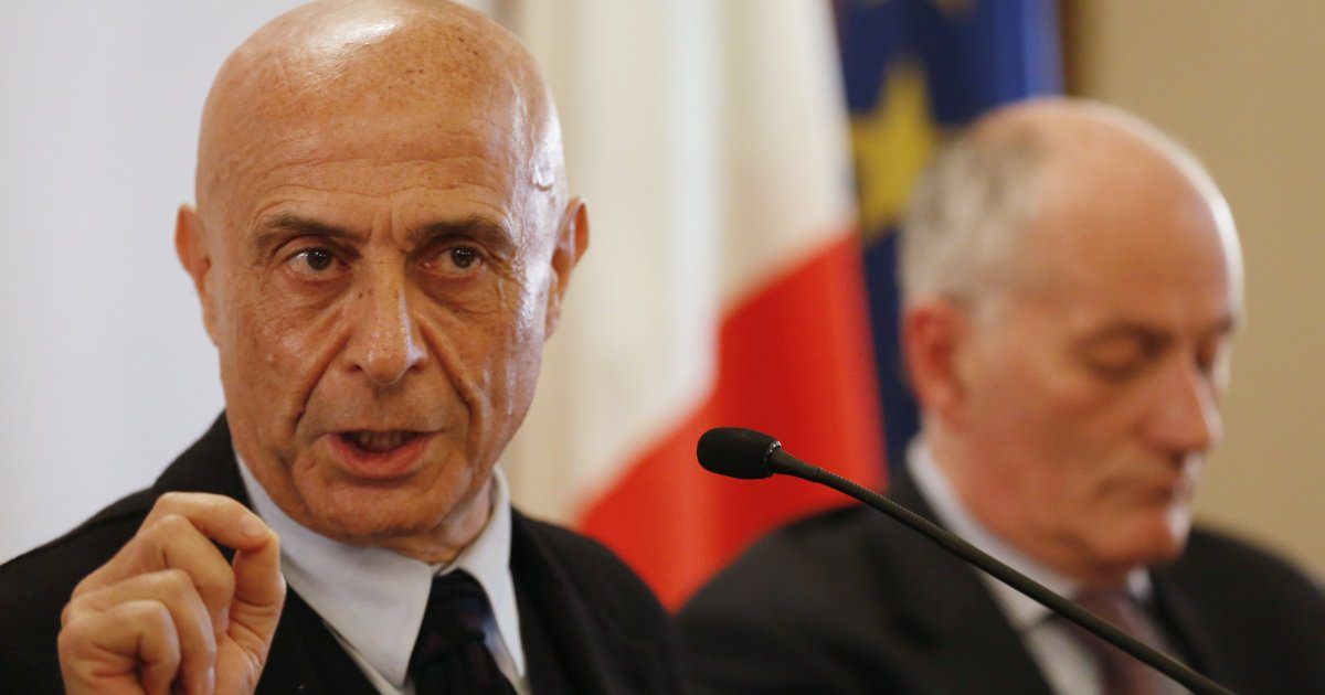 Minniti: «Un patto pubblico contro appoggio elettorale dei clan»