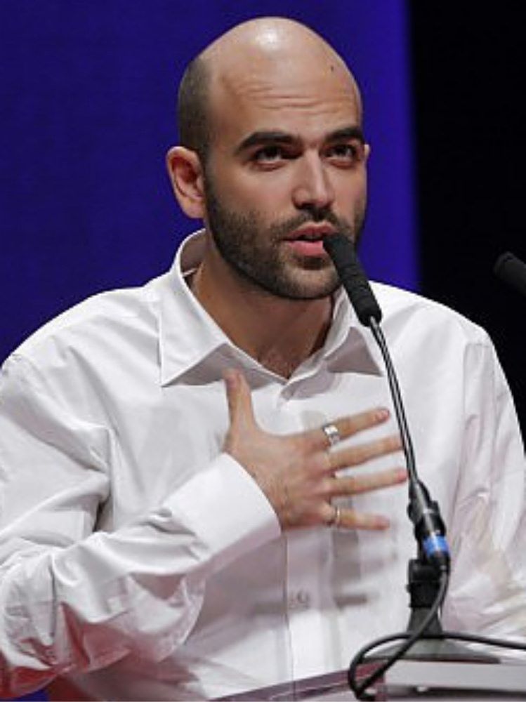 «Lo scrittore sa mediare tra il dramma e la bellezza»