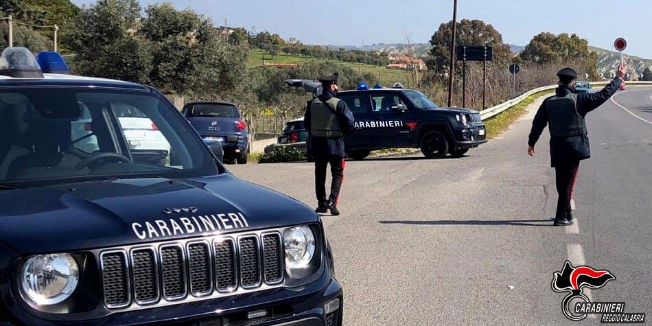 Spedizione punitiva nei confronti dello zio, arrestati due fratelli a Gioiosa