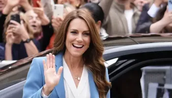 Bagno di folla per Kate in Italia