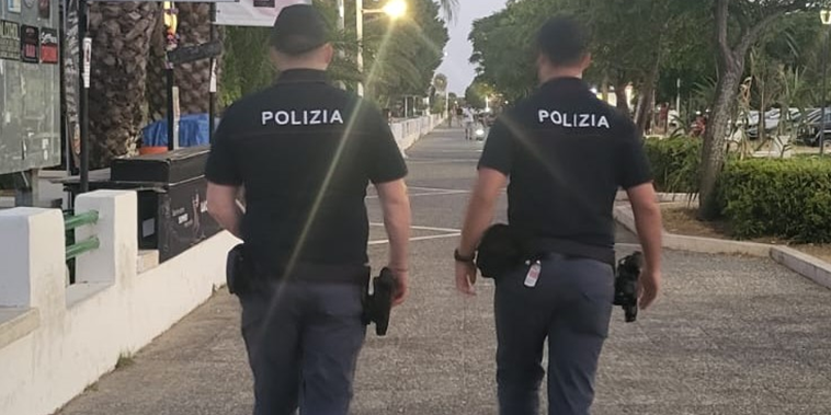Crotone, arrestato 19enne con cocaina in casa: sequestrati 140 grammi