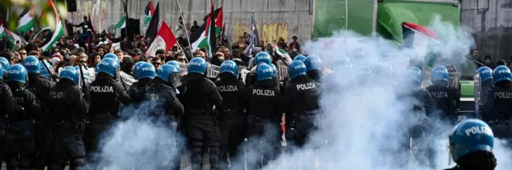 A Torino scontri tra ProPal e polizia: ci sono feriti