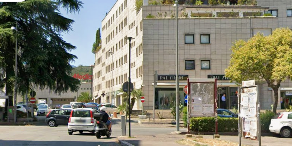 Traffico di Rende nel caos, il Comune corre ai ripari: chiusa una delle uscite dal Metropolis