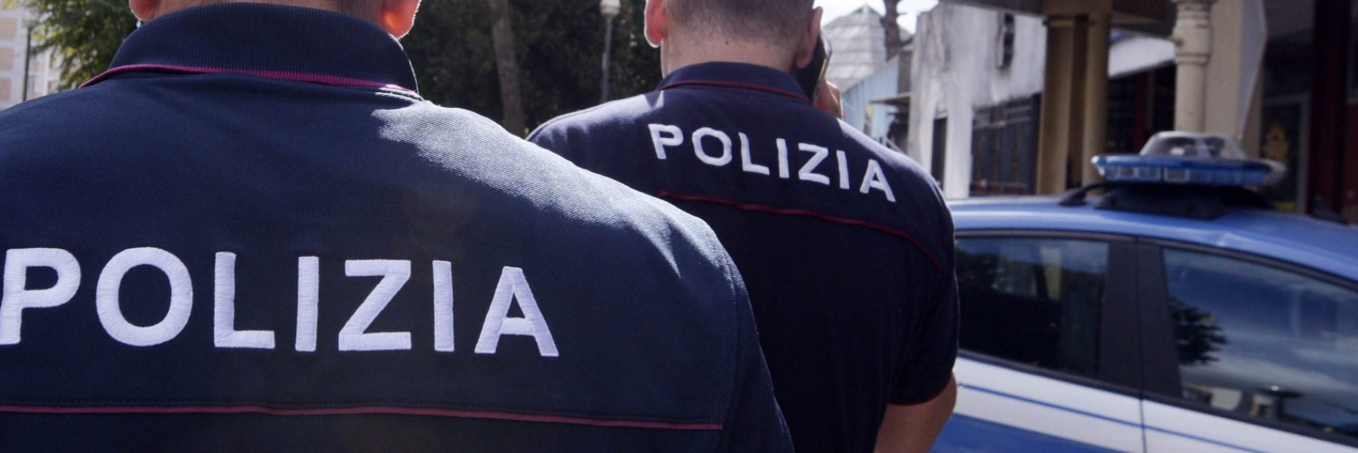 Accoltella i genitori nel sonno, arrestato 14enne