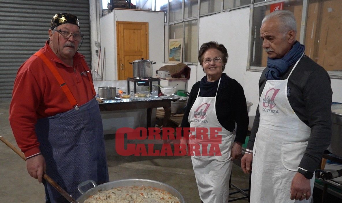 Le due facce della fiera di San Giuseppe a Cosenza, la forza dei volontari e i disagi denunciati dagli ambulanti