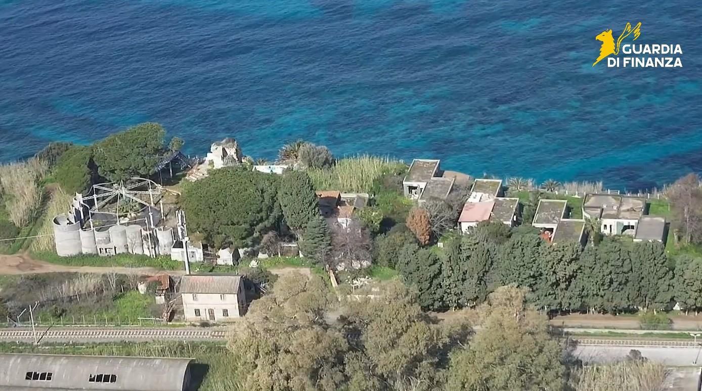 Vibo Valentia, indebita percezione di erogazioni pubbliche: misura interdittiva per una società turistica